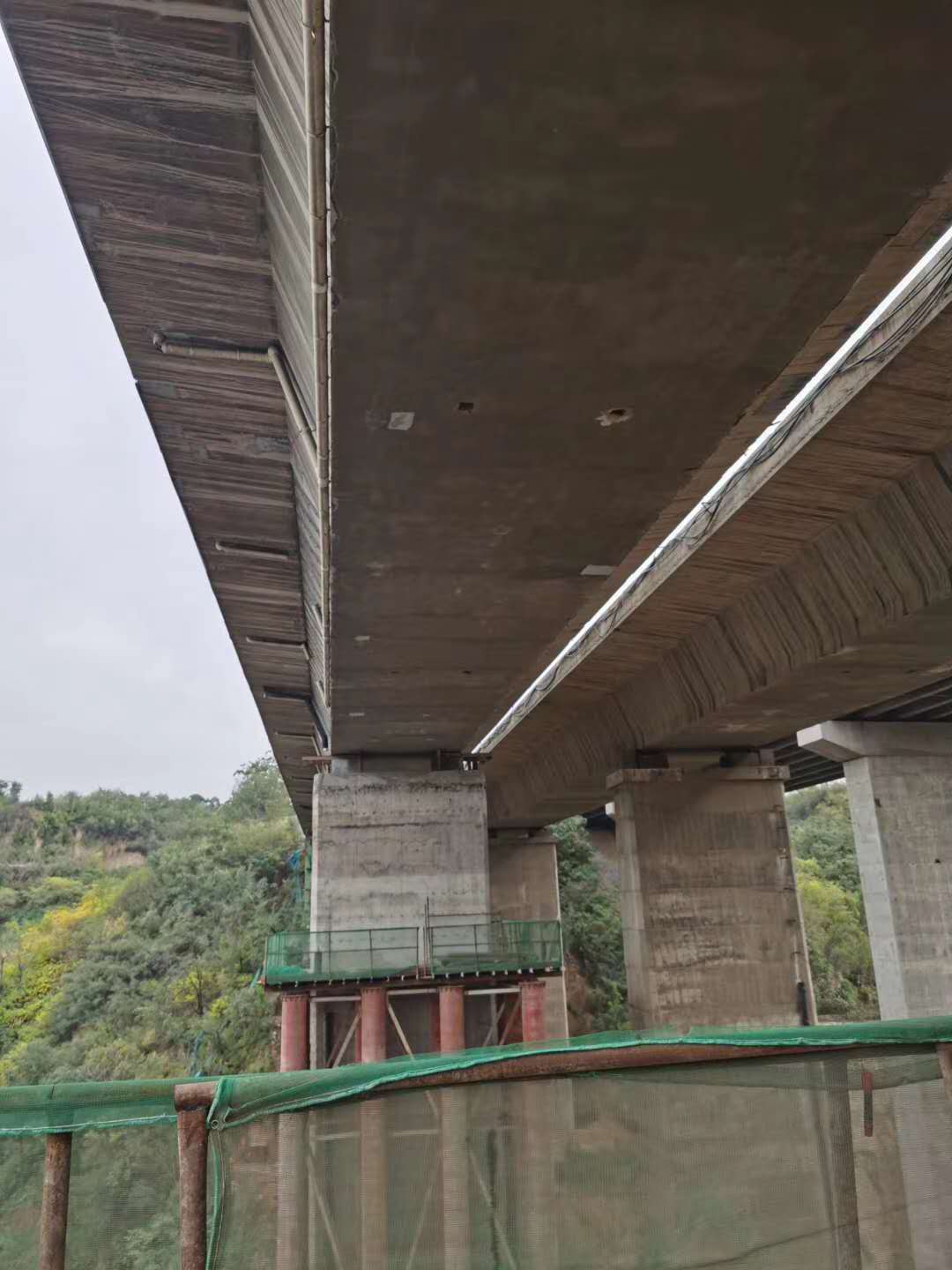 安顺桥梁加固前制定可行设计方案图并用对施工方法